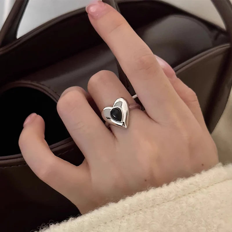 VAIGE Elegant Heart Shaped Black Zircon Silver Ring