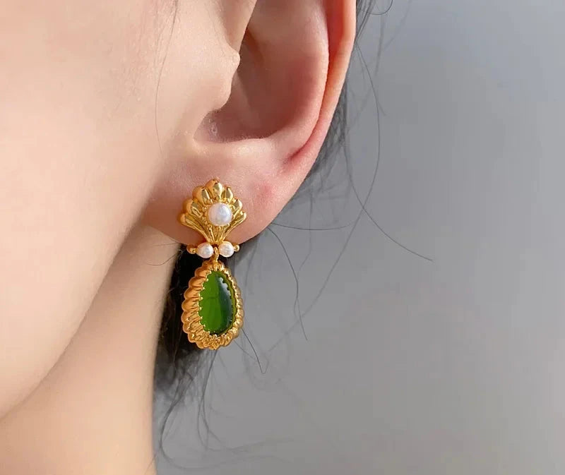 VAIGE Elegant Green Pearl Teardrop Earrings - Vintage Charm Ear Accessories