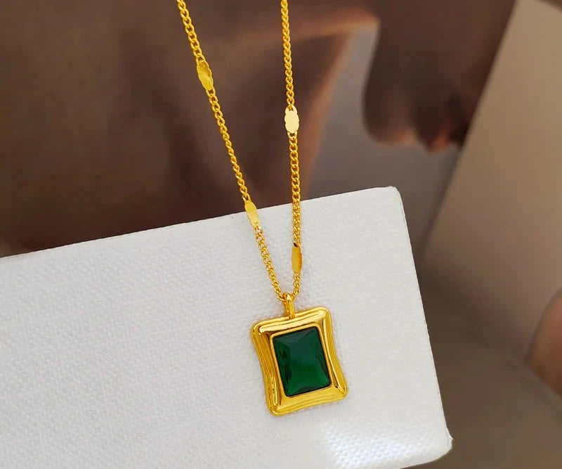 VAIGE Elegant Emerald Square Pendant Necklace